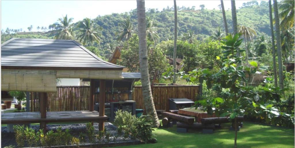 Dream Estate Resort Senggigi Exterior photo