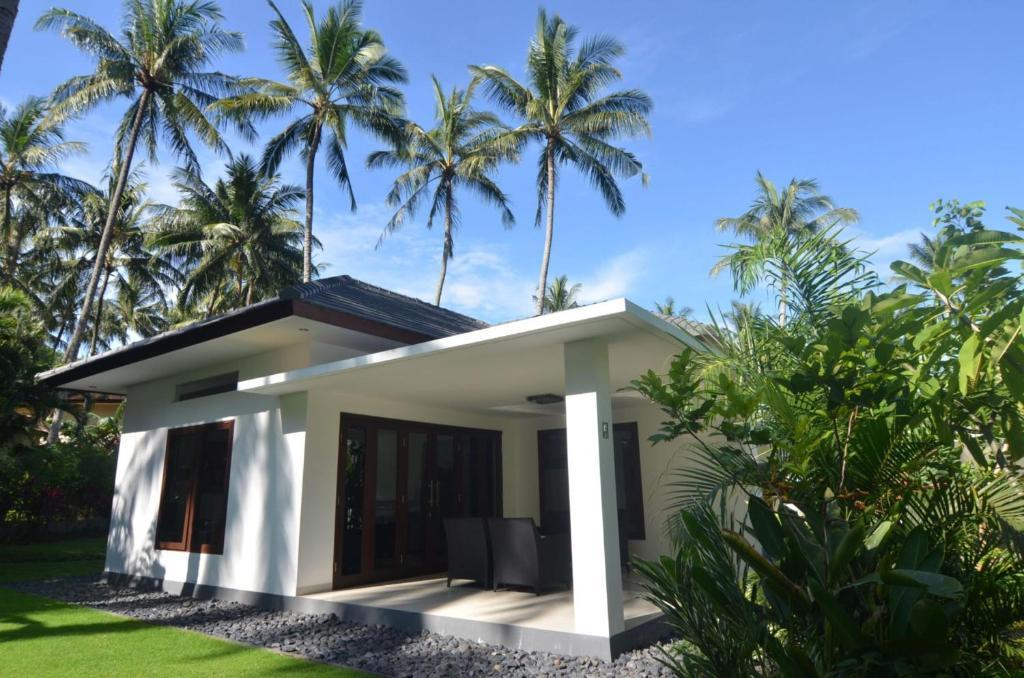 Dream Estate Resort Senggigi Exterior photo
