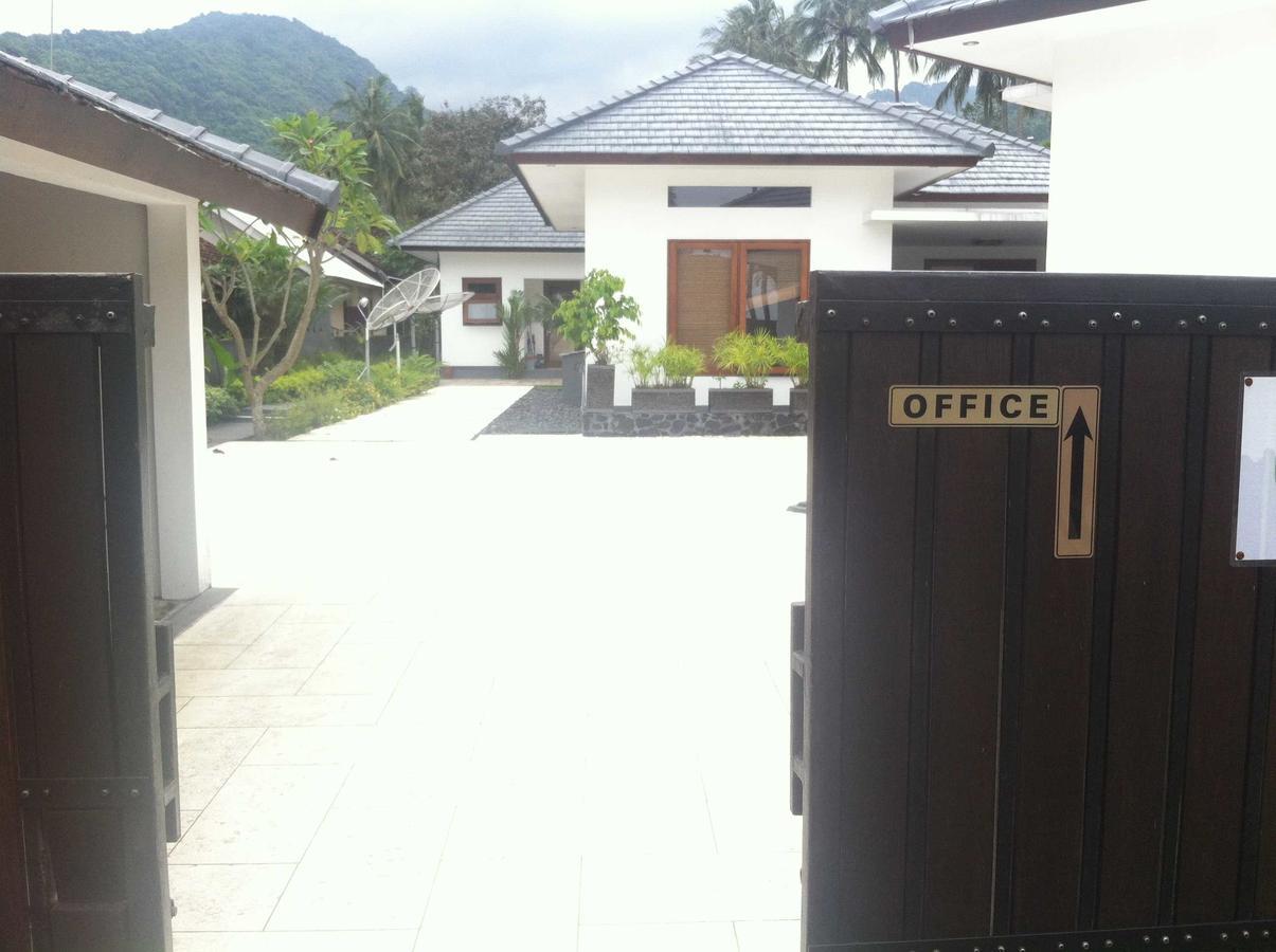 Dream Estate Resort Senggigi Exterior photo